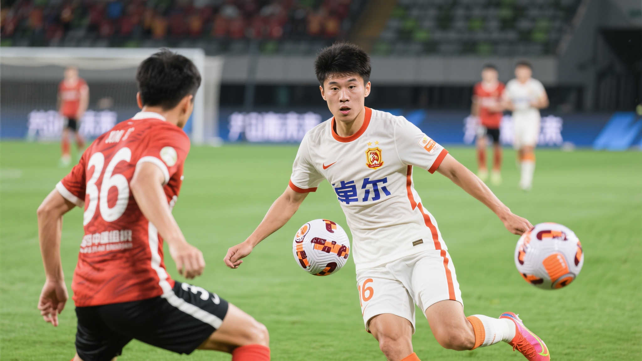 戴维森领衔决战,段刘愚携萨比尔出征鲲城迎战西海岸 从技术特点来看,中场组织者段刘愚堪称是本土年轻球员